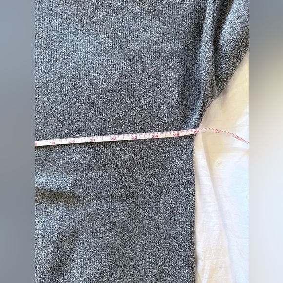 Abercrombie & Fitch Split Hem Business Casual Crewneck Sweater size Large - Picture 7 of 9